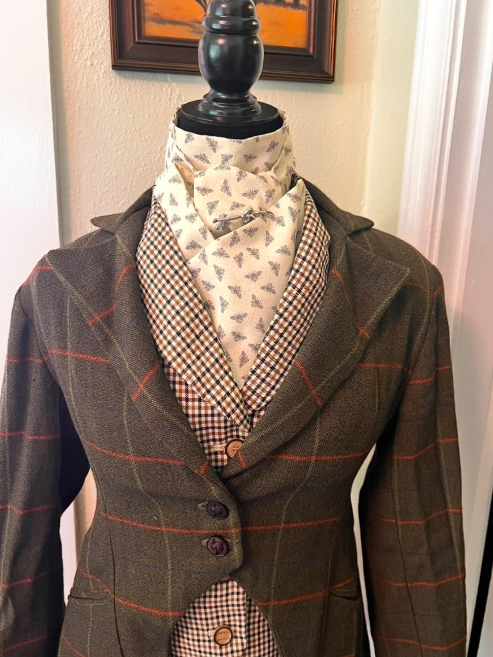 Bee stock tie